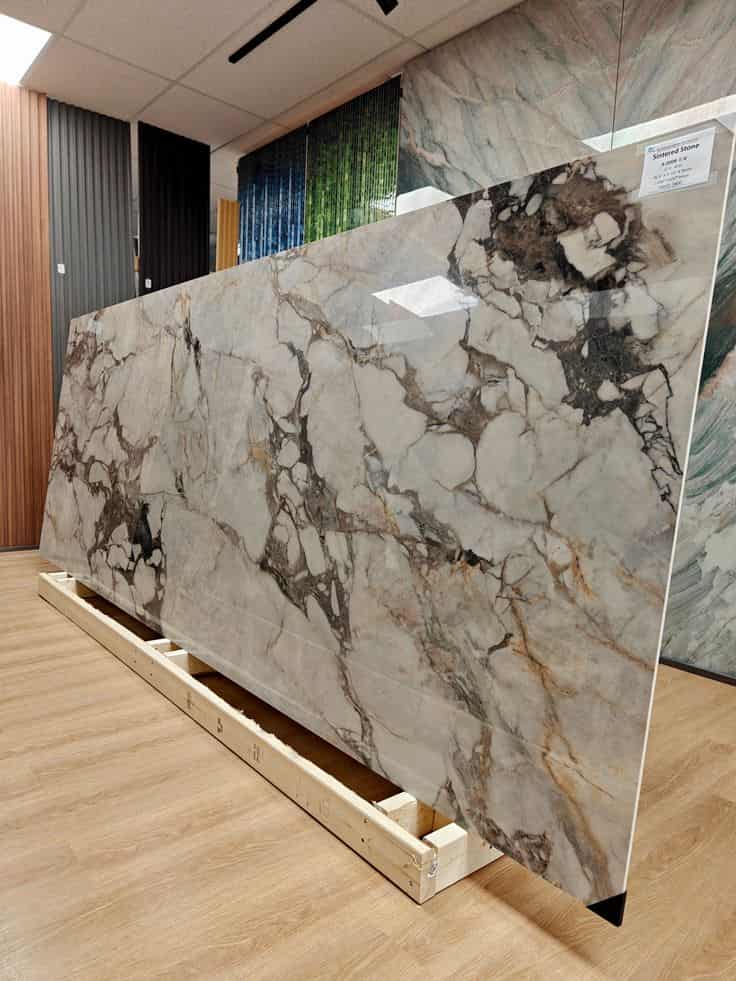 تصویر 3 از سنگ تراورتن با کیفیت عالی و طرح‌های طبیعی منحصر به فرد